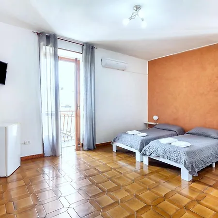 Via Gagliardi - Centro Lägenhet *