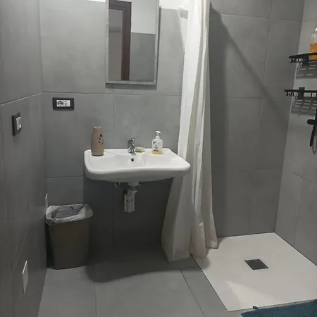 Lägenhet Via Gagliardi - Centro Vibo Valentia